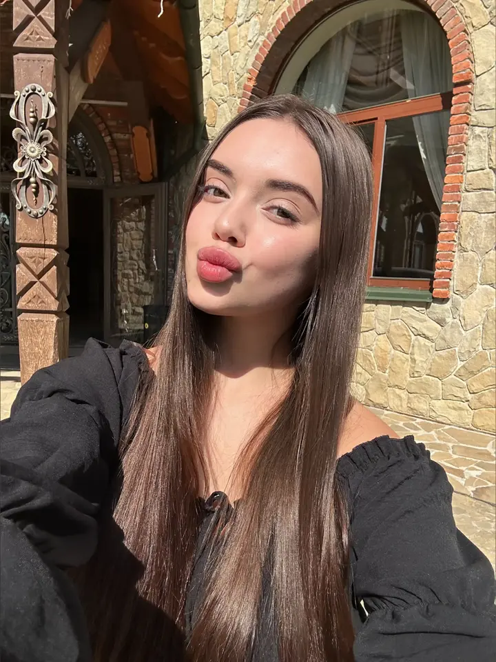 melittlenika OnlyFans Profile