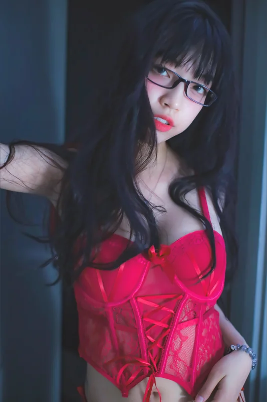 Kate Hakimi OnlyFans Profile