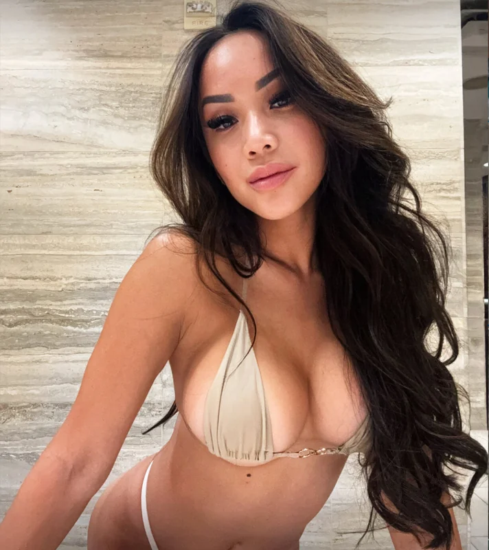 MinnieMichele Your #1 Golf Babe OnlyFans Profile