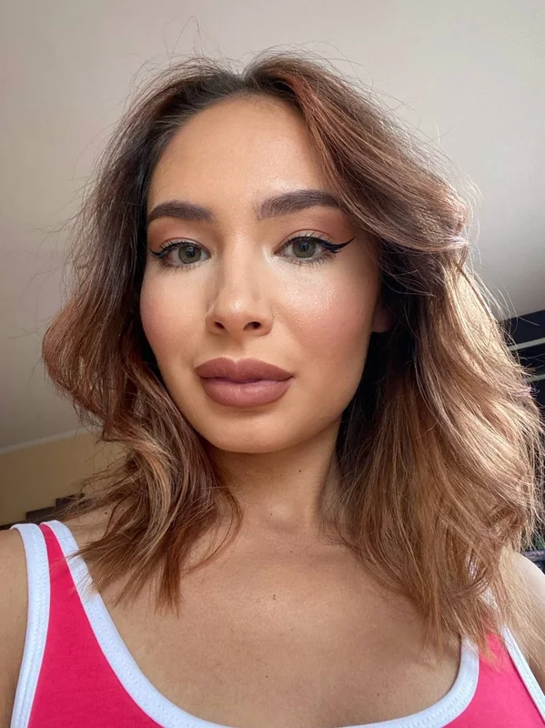 Molly Jane - OnlyFans Creator Profile Picture