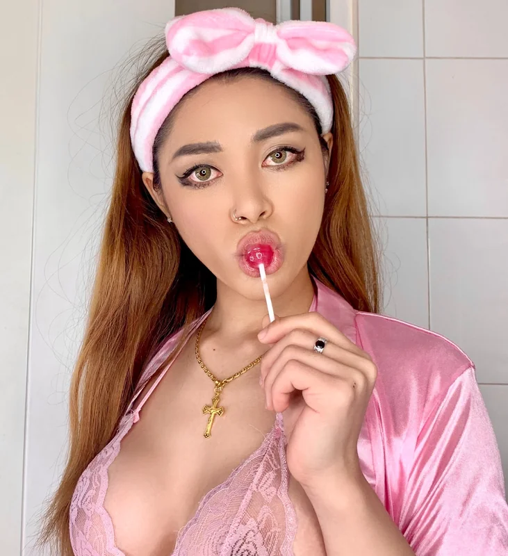 Molly Pop - OnlyFans Creator Profile Picture