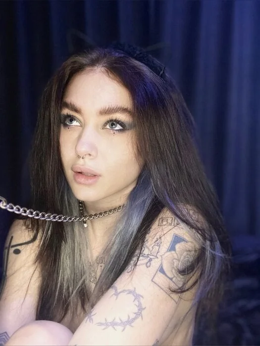 Nakedhugsfree OnlyFans Profile