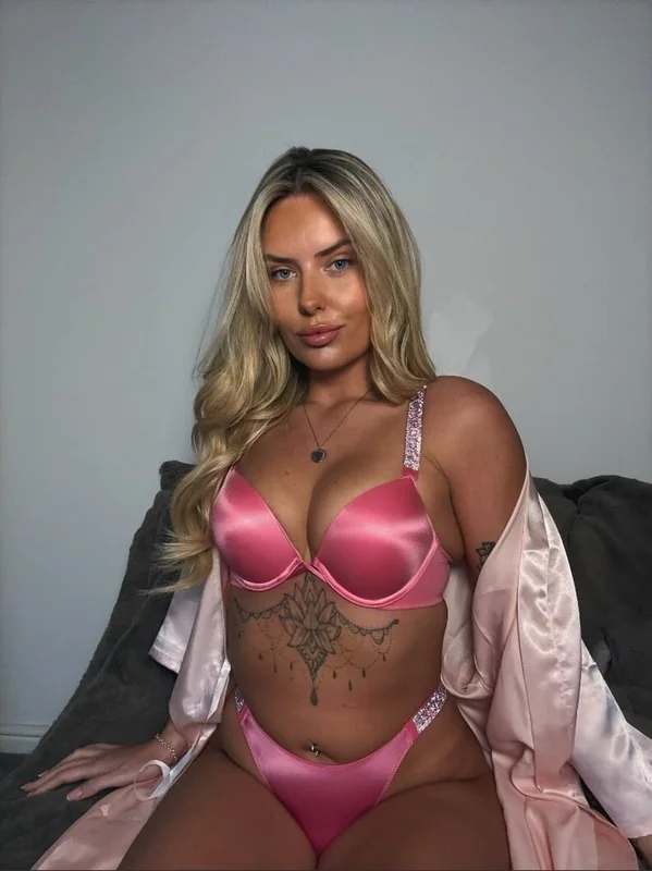 Naomi Rae OnlyFans Profile