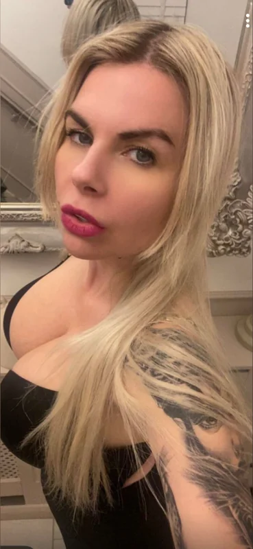 Natalie Dubois - OnlyFans Creator Profile Picture