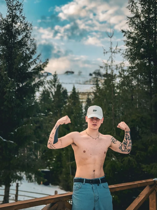 Instakhlopchik OnlyFans Profile