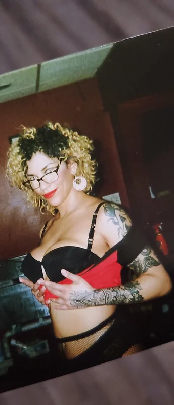 newspaperdresslady - OnlyFans Creator Profile Picture