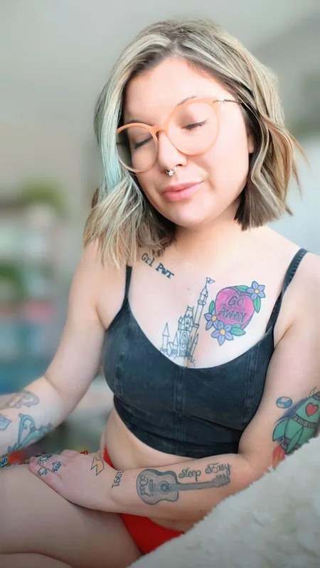 Frankie Novak OnlyFans Profile