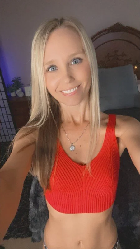 Lovely Gray OnlyFans Profile