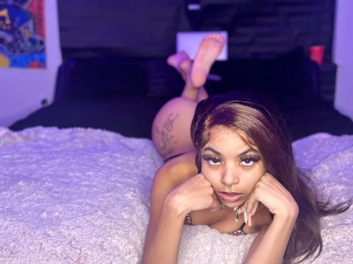 Omgitsnixthenymph OnlyFans Profile