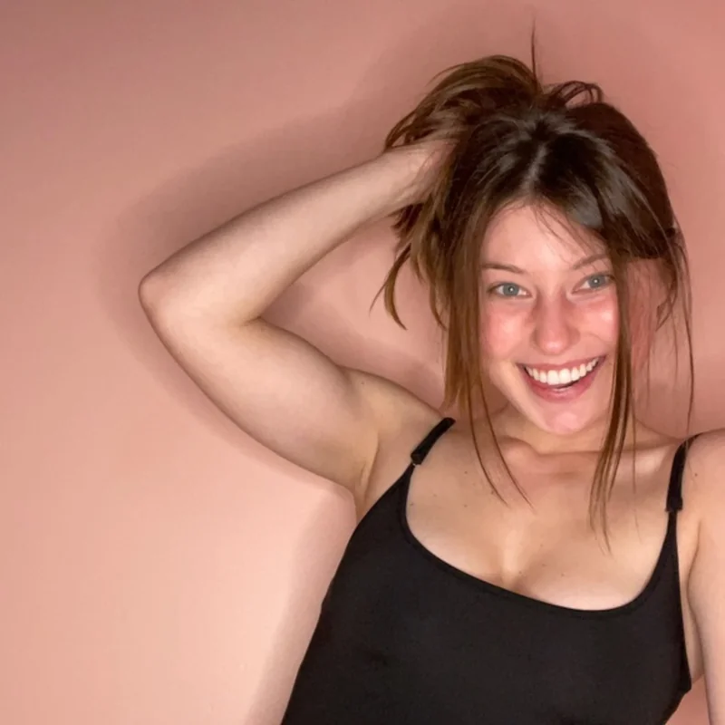 Onegirlnextdoor OnlyFans Profile