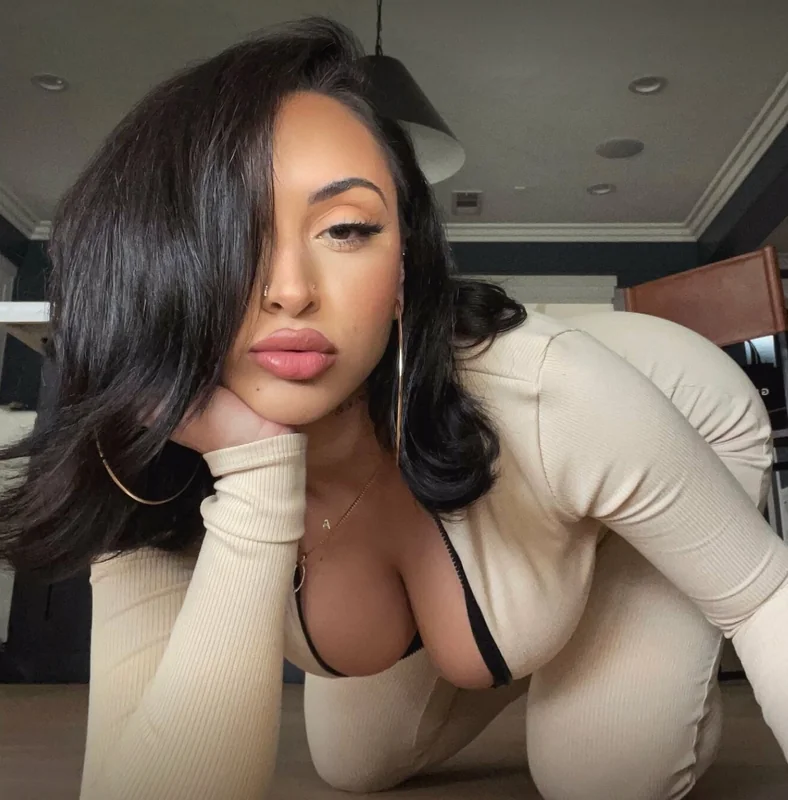 Sahlt OnlyFans Profile