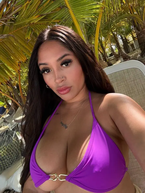 Paula Flores OnlyFans Profile