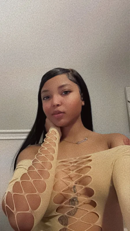 Peavhes OnlyFans Profile