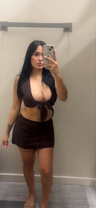 Latinabarbiee OnlyFans Profile