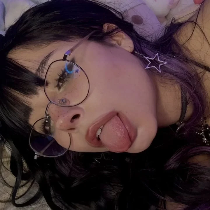 Petitleaxx - OnlyFans Creator Profile Picture