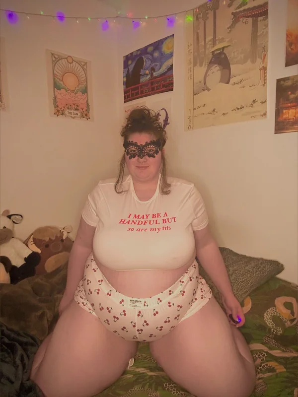 Phoebesoffice OnlyFans Profile