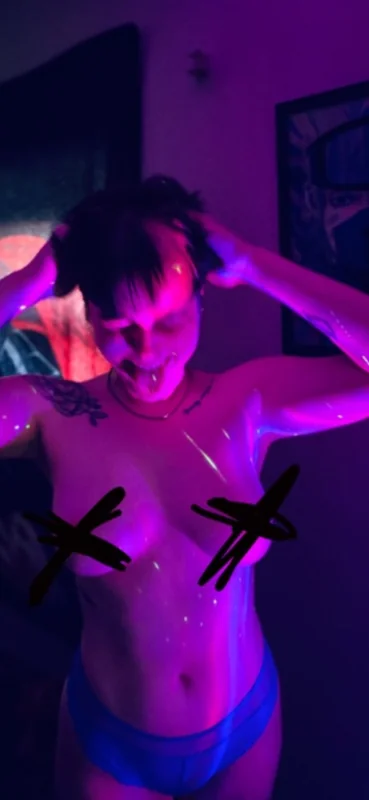 Phoenix Sage OnlyFans Profile