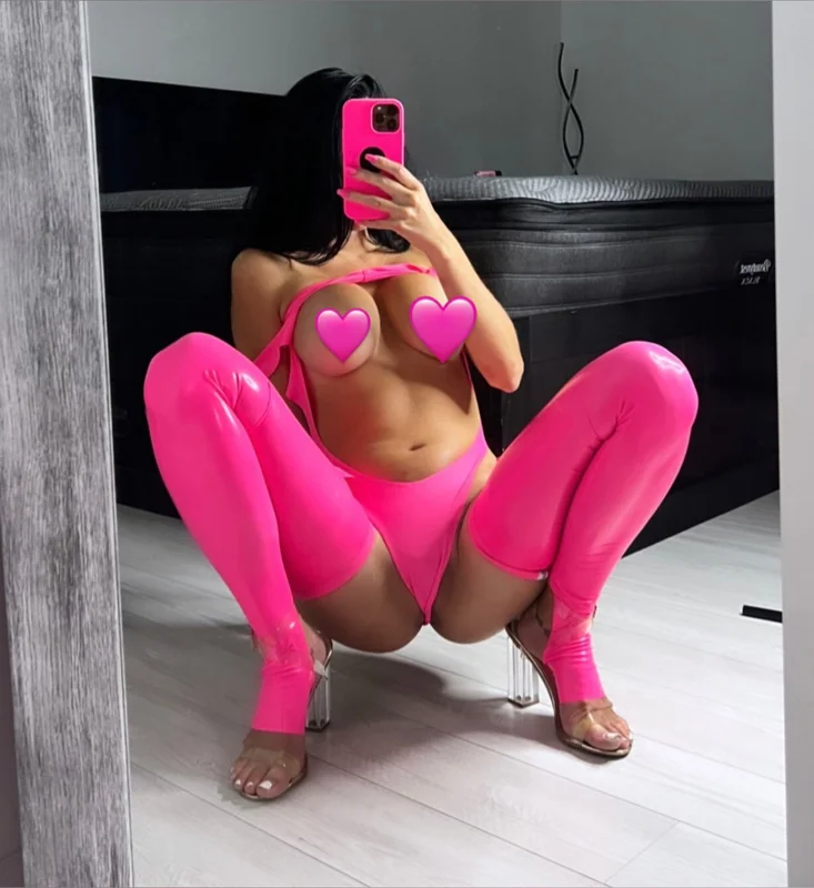 Pretty in Pink TOP 0.2% - OnlyFans Creator Profile Picture