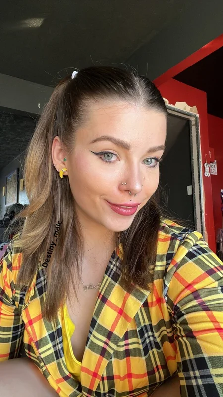 QueenEgirl OnlyFans Profile