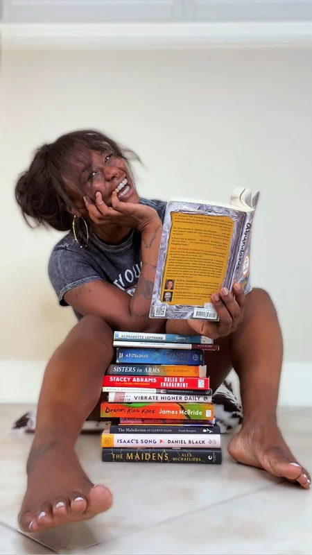 Raina Readswell OnlyFans Profile