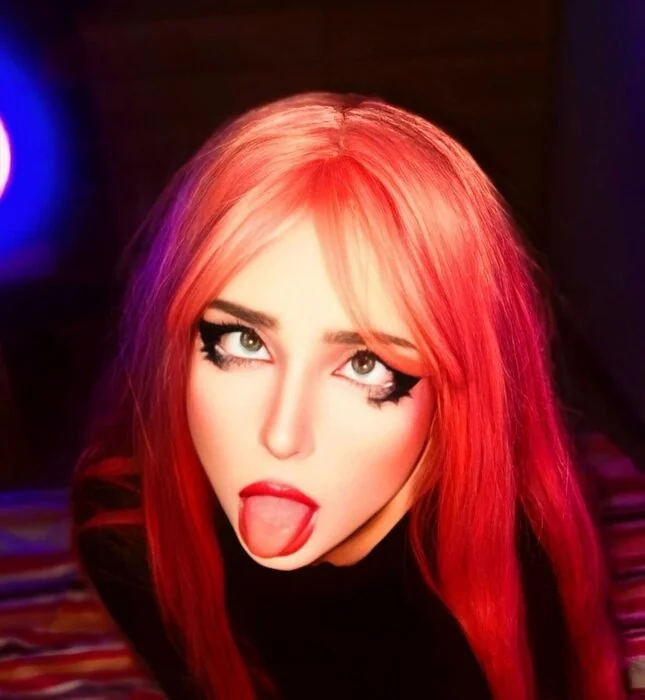 Elsa Rainbow OnlyFans Profile