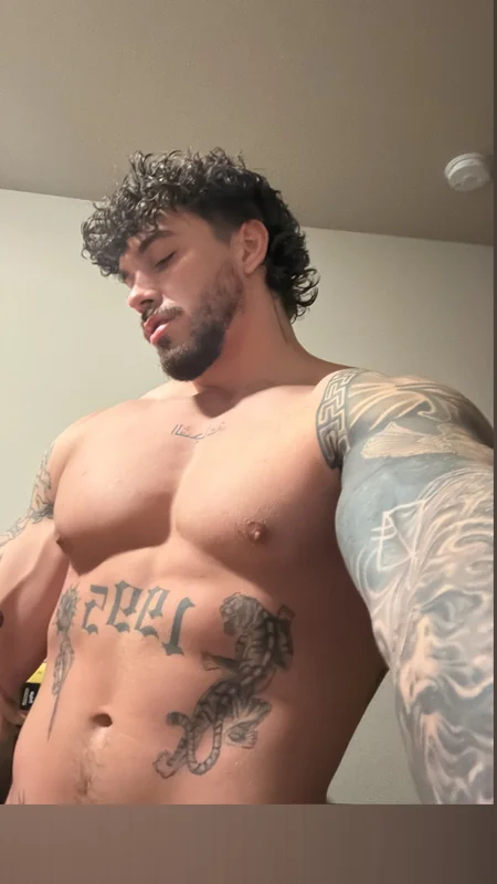 Raphaelsplayground2 OnlyFans Profile