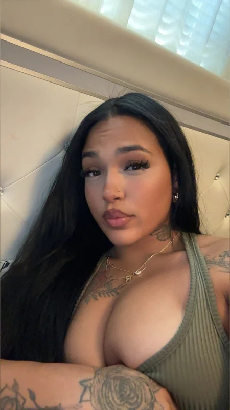 h o n e y OnlyFans Profile