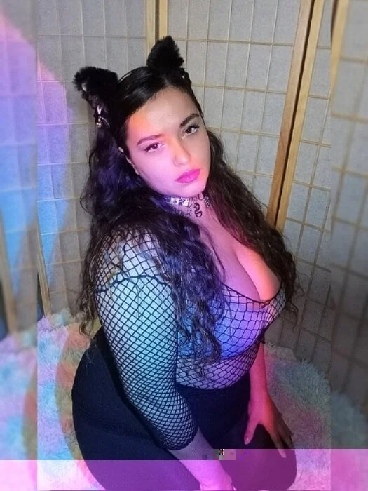 Reinabasura OnlyFans Profile