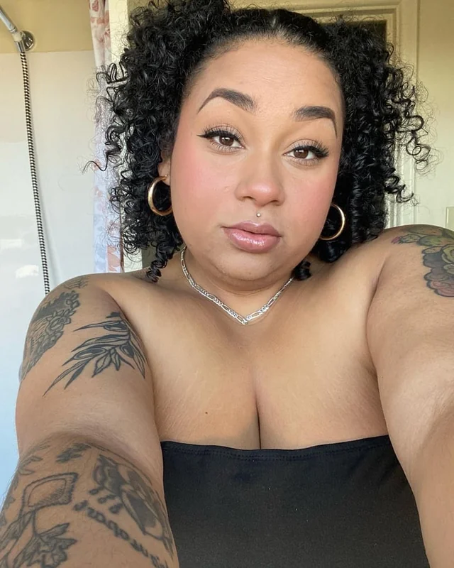 Sabrinamilkshakes - OnlyFans Creator Profile Picture