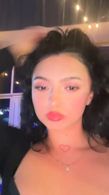 Sadgirlnini OnlyFans Profile