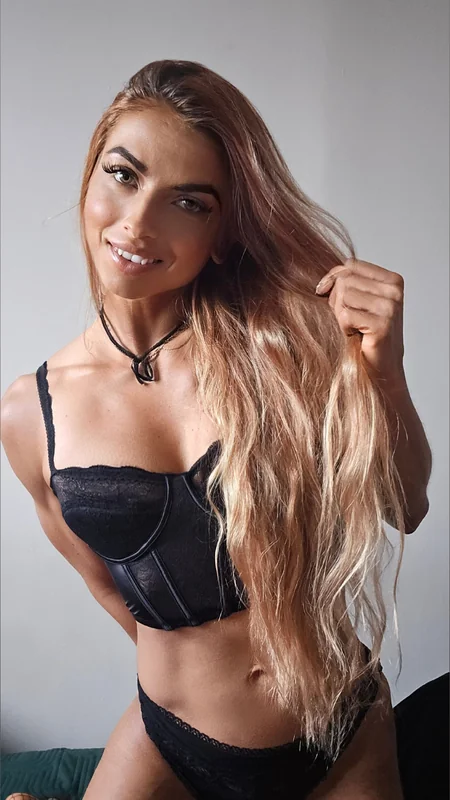 Sara OnlyFans Profile