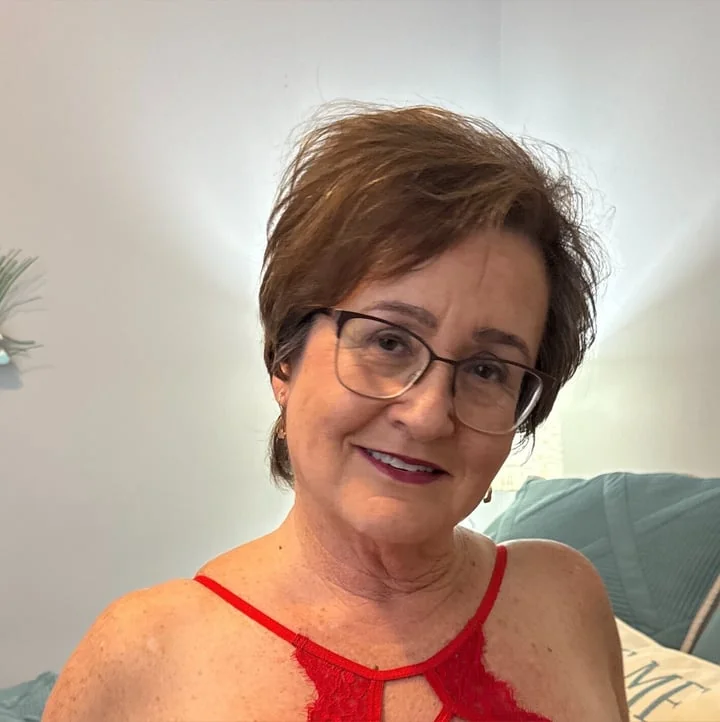 Val OnlyFans Profile