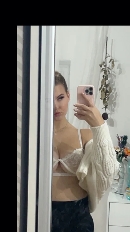 Scarlett Noir OnlyFans Profile