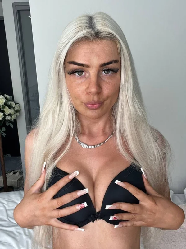 Tara OnlyFans Profile