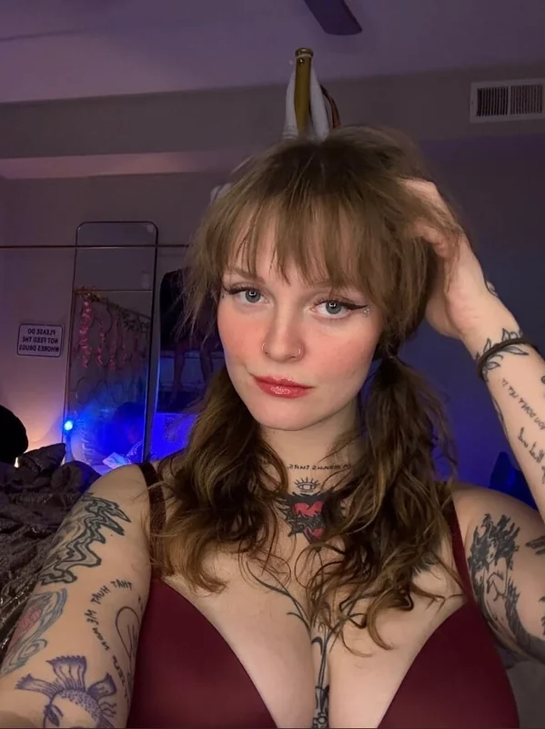 Mary༺𓆩𓆪༻XXX UNCENSORED OnlyFans Profile