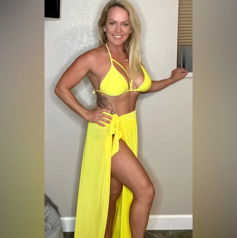 Swinger Step Mom OnlyFans Profile