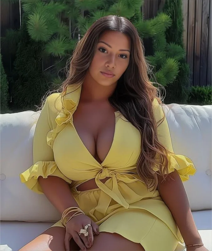 Tia Lee OnlyFans Profile