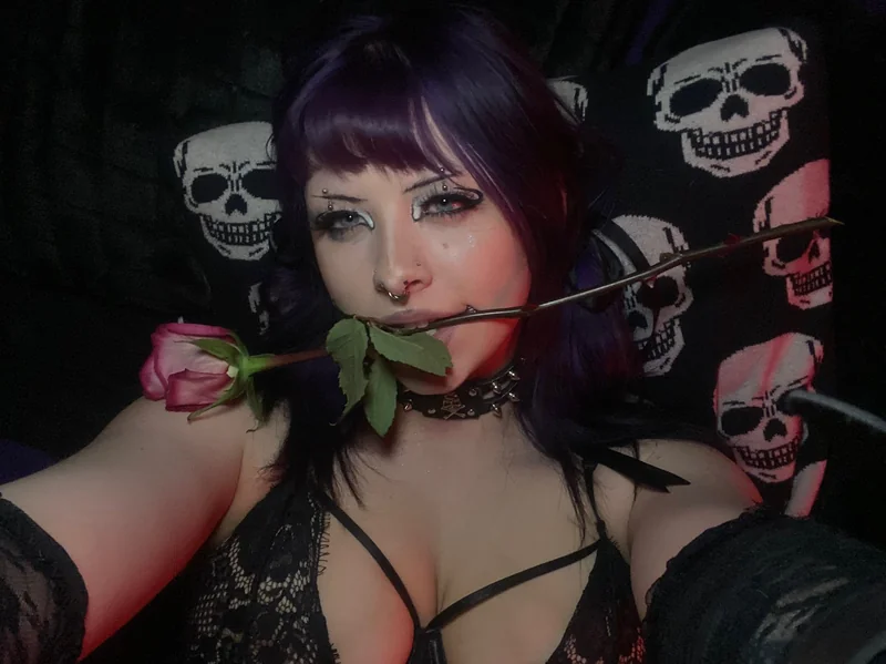 violet OnlyFans Profile