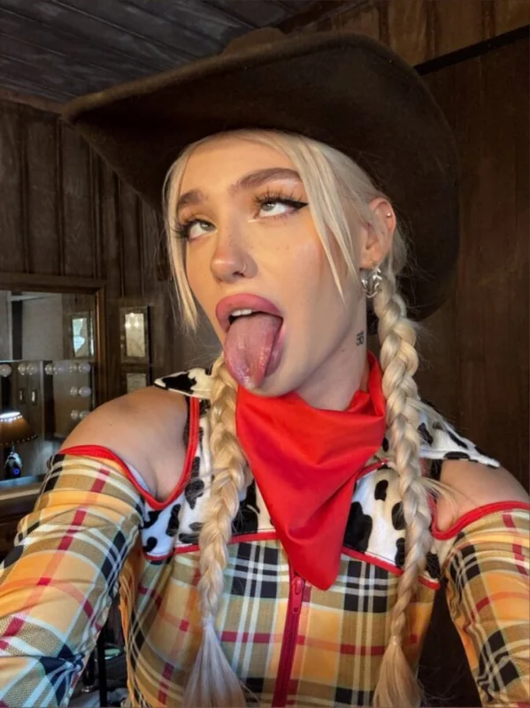 ari ur baby OnlyFans Profile