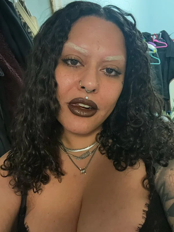 t r o u b l e OnlyFans Profile