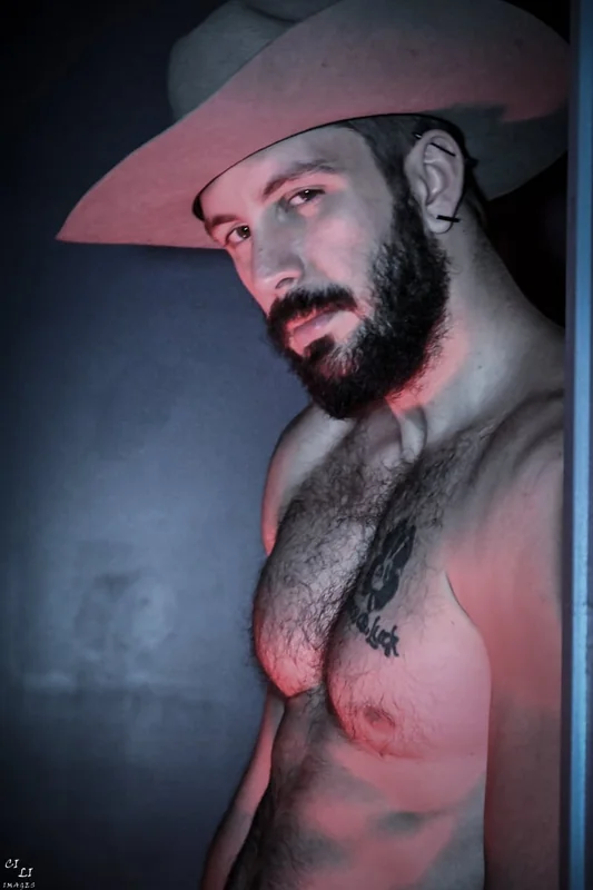 Wolfcapnow OnlyFans Profile