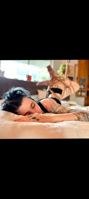 Astrid Lamia OnlyFans Profile