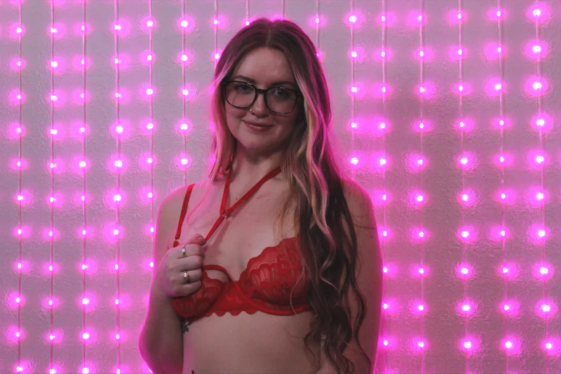 Bee OnlyFans Profile