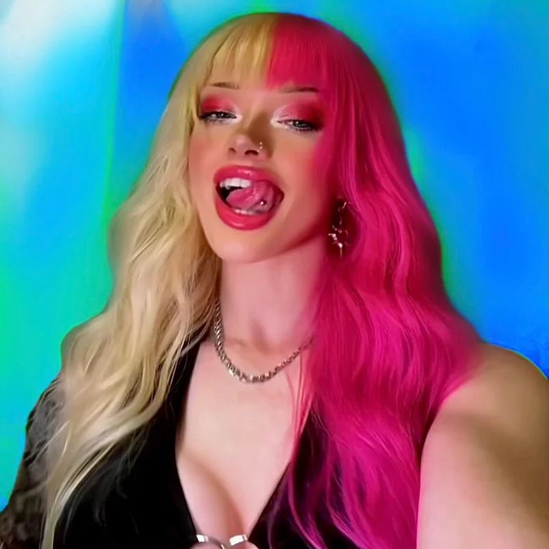 XINIA MUSCLE MOMMY OnlyFans Profile