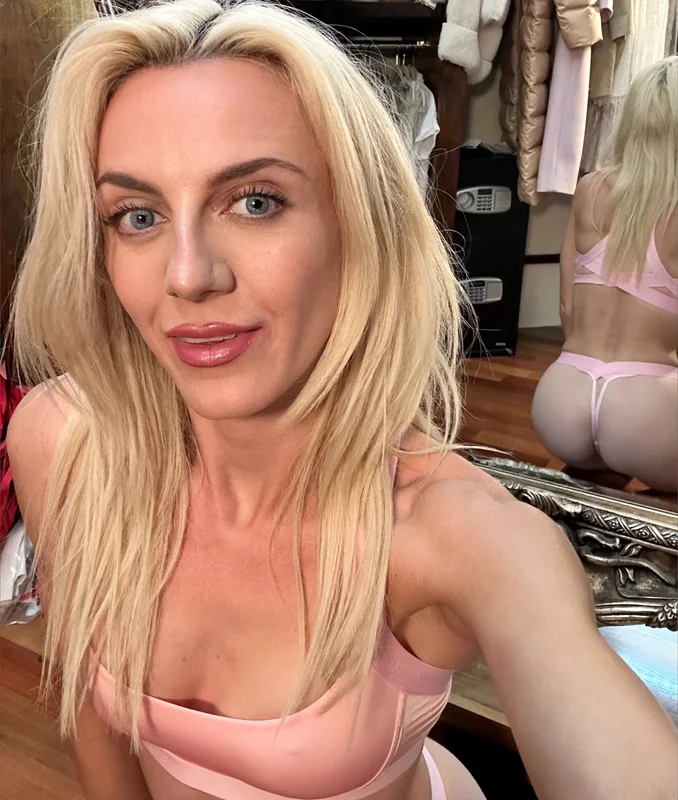 Barbie Roberts OnlyFans Profile