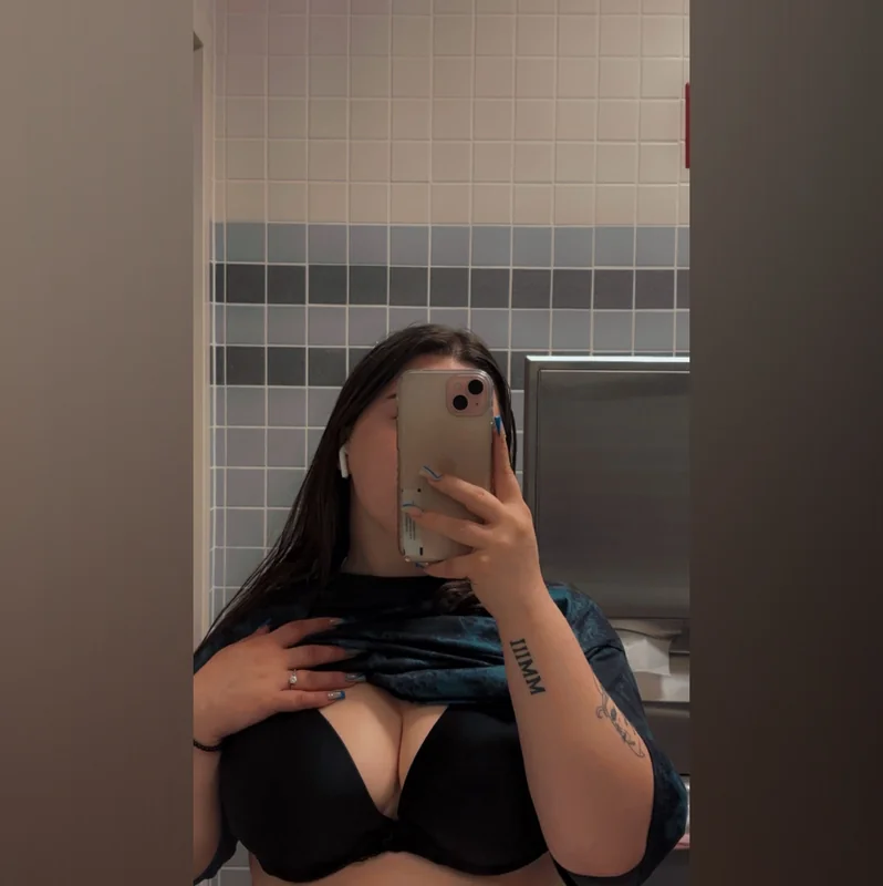 nicole OnlyFans Profile