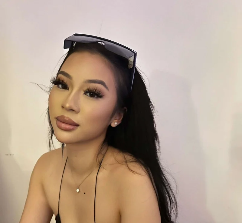 Rosen OnlyFans Profile