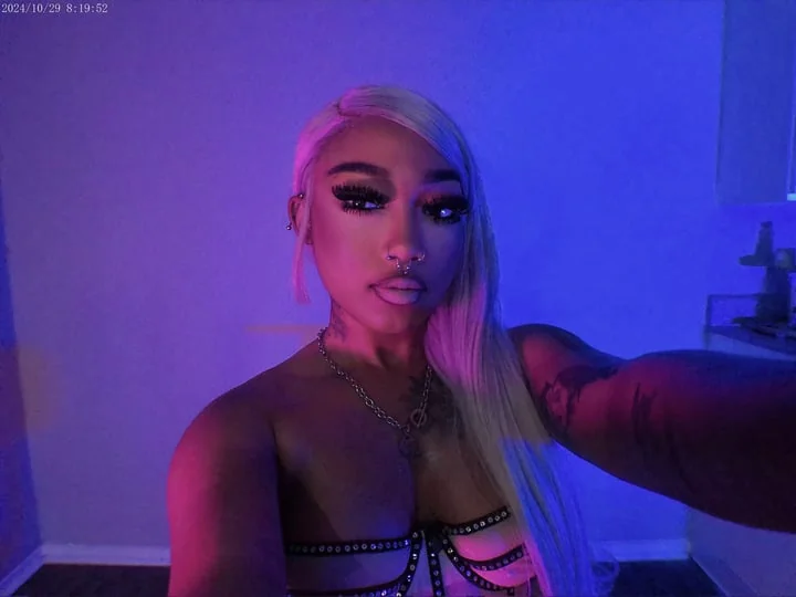 Youlovechina OnlyFans Profile