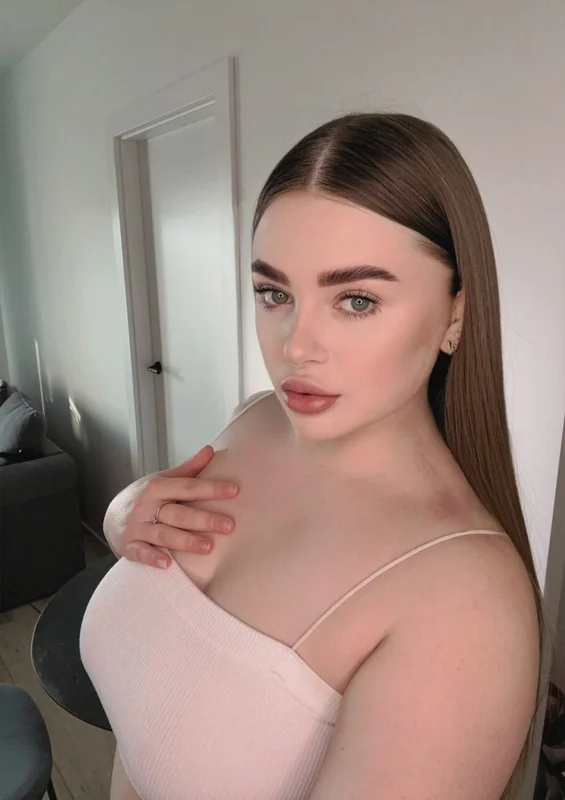 Your Baby Arina OnlyFans Profile