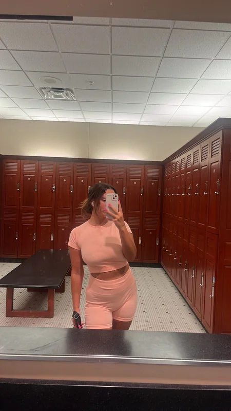 yourhappyhour OnlyFans Profile